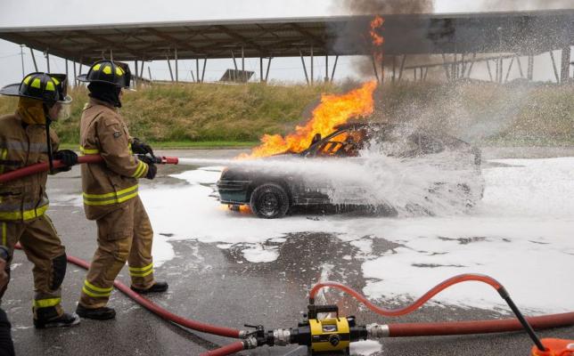 Automatic_and_autonomous_foam_proportioner_LEADER_Mix-action_vehicle_fire