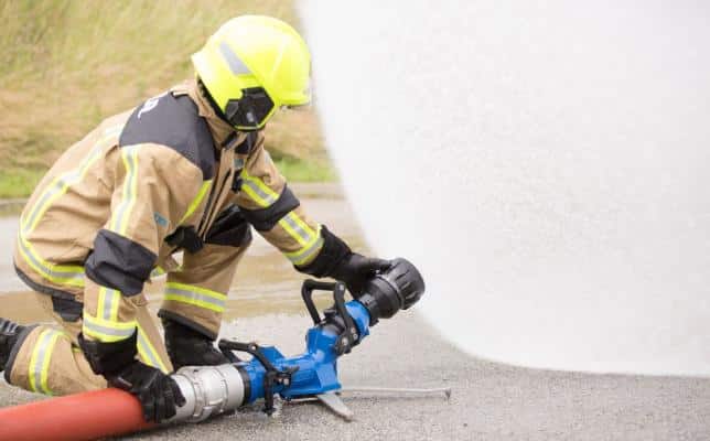Firefighting_portable_monitor-PARTNER_2-protection_jet